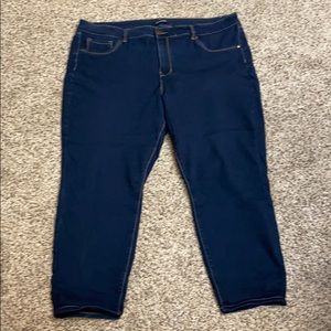 d. Jeans - Skinny Jeans -Dark wash